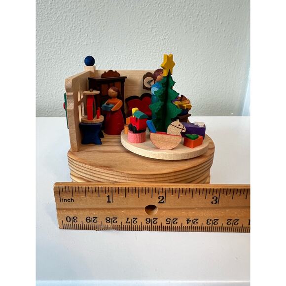 Wind-up Christmas Music Box by Graupner Holzminiaturen in Crottendorf-Erzgebirge - Picture 9 of 11